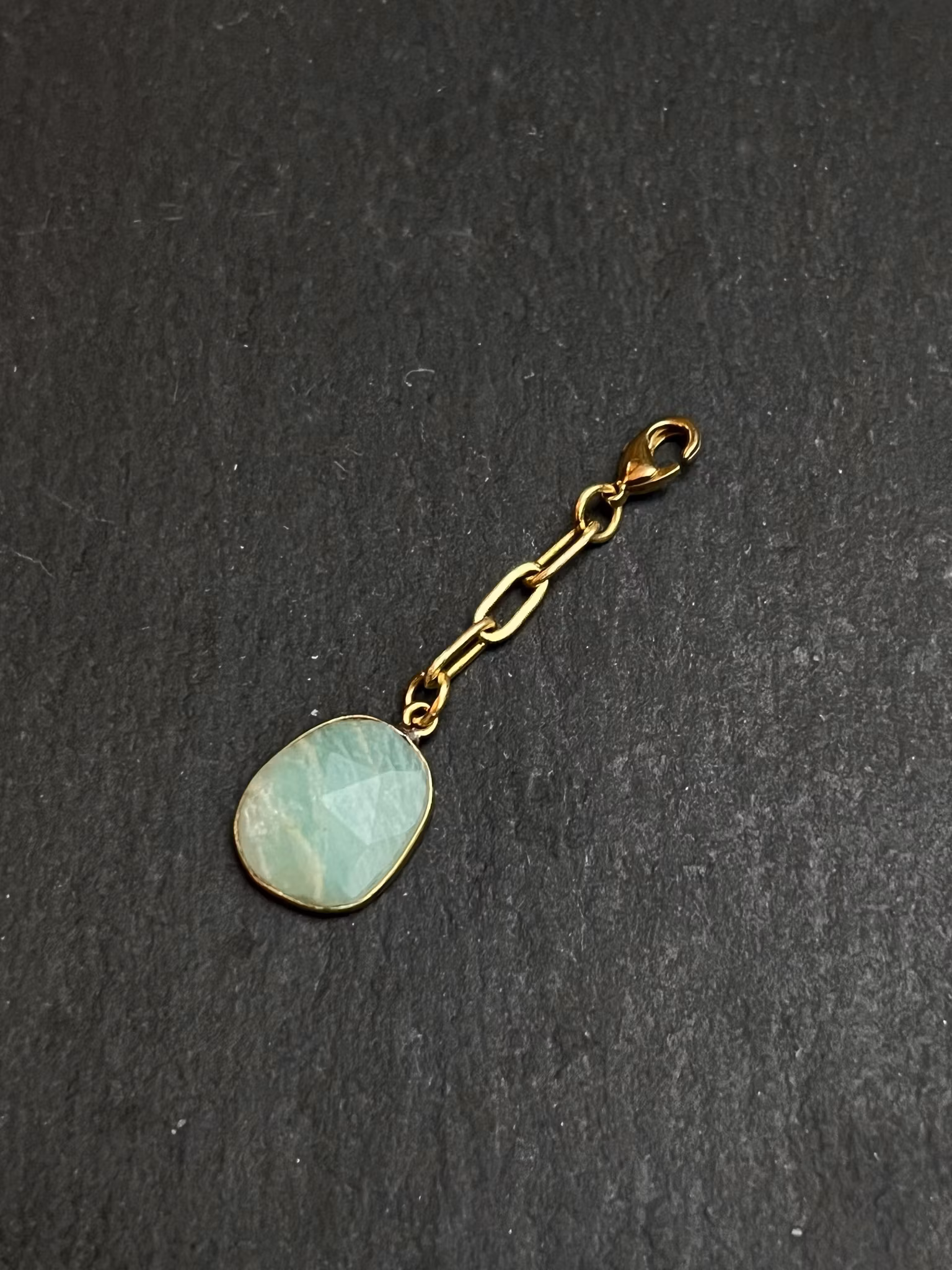 ELEMENTS HÄNGEN I KEDJA MED KARBINLÅS TILL KEDJAN