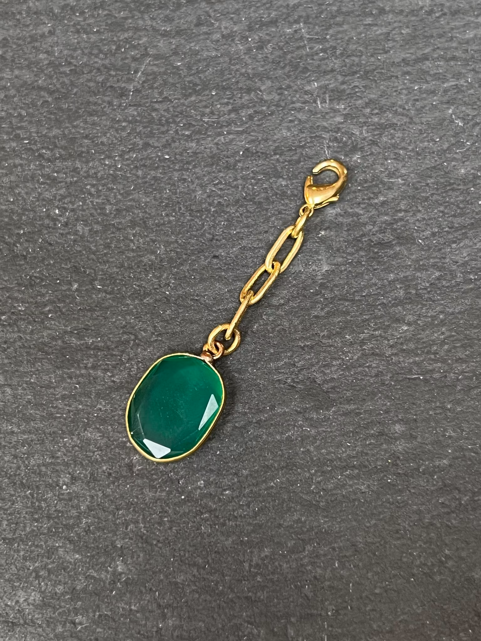 ELEMENTS HÄNGEN I KEDJA MED KARBINLÅS TILL KEDJAN