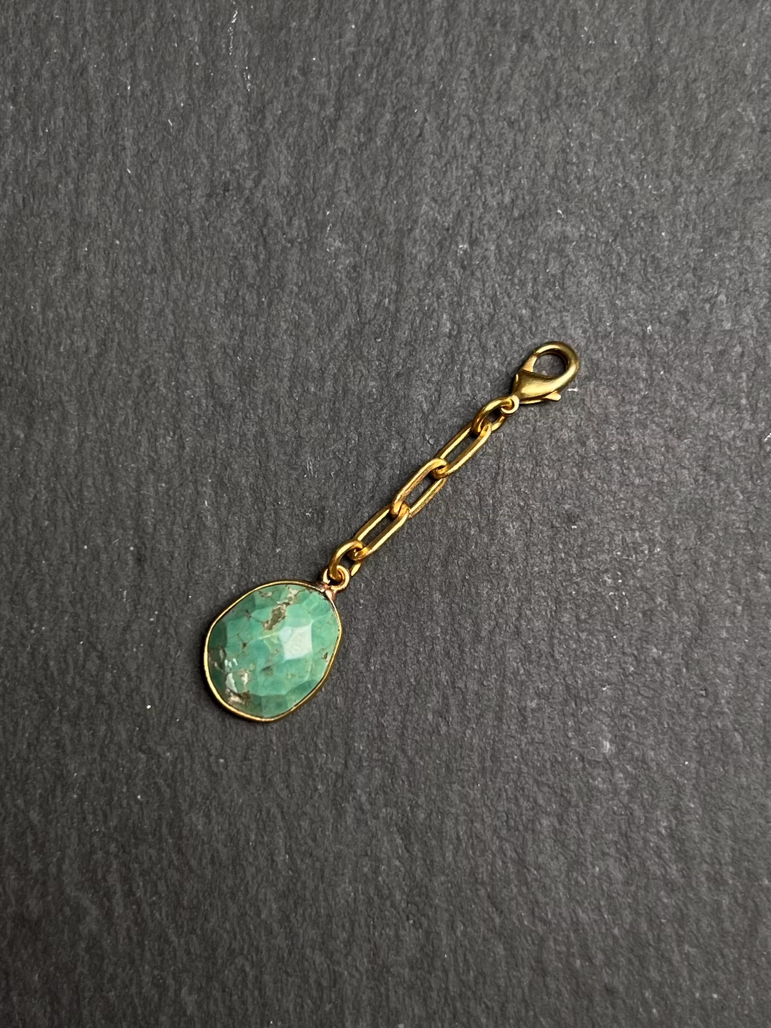 ELEMENTS HÄNGEN I KEDJA MED KARBINLÅS TILL KEDJAN