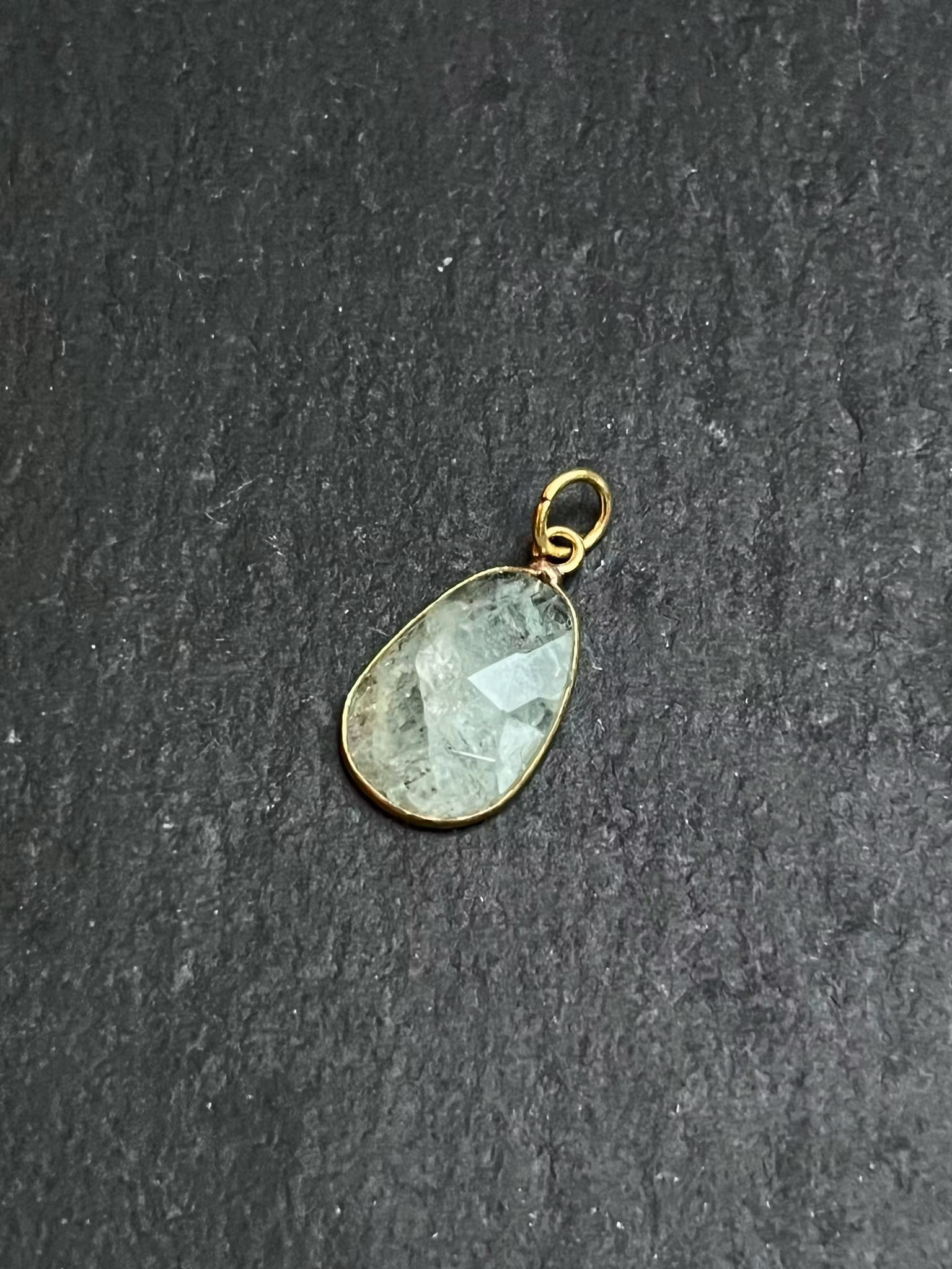 ELEMENTS HALSBAND MED 1 VALFRITT HÄNGE