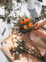 Grundkurs i blomsterbinderiteknik