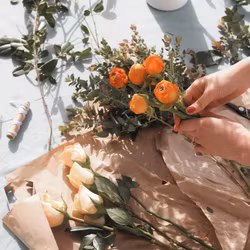 Basics - how to make a flower bouquet