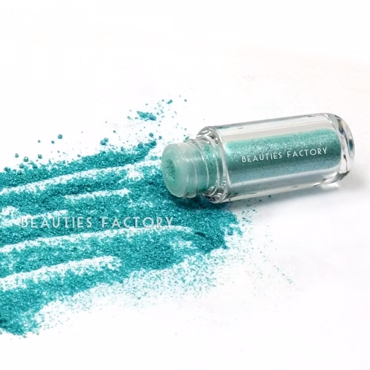 Love Alpha Glitter Ögonskugga - Ice Blue