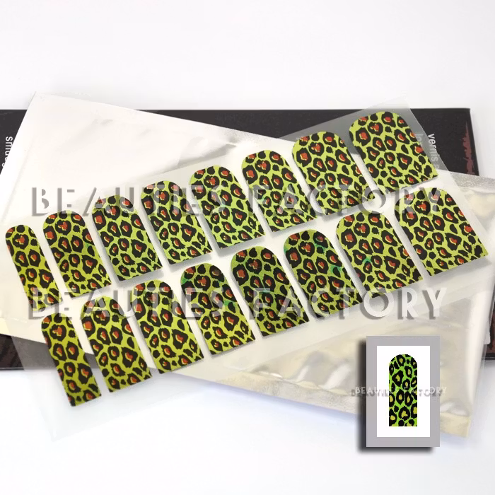 Självhäftande nagelfolie i ark - Green Leopard Chrome