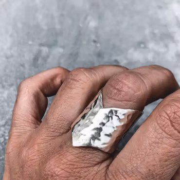 Silverring Kärleken övervinner allt