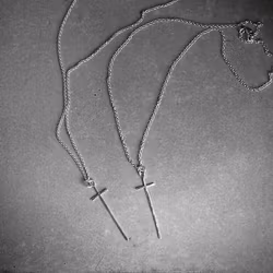Silverhalsband Kors