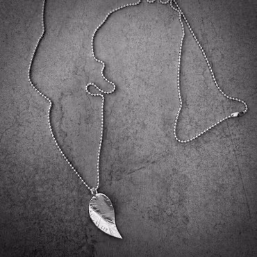 Silverhalsband Löv av LIV (långt)