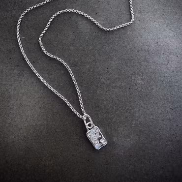 Silverhalsband Ord som stannar kvar