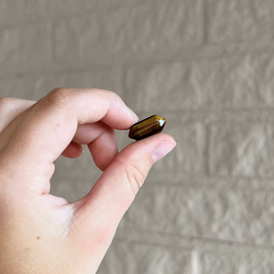 Tvåsidig spets Tigeröga