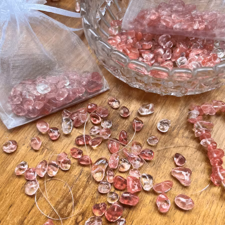 DIY Chipsarmband Körsbärskvarts