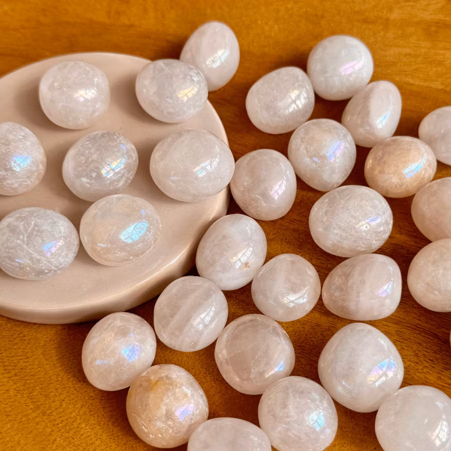 Trumlad Rosenkvarts med aura