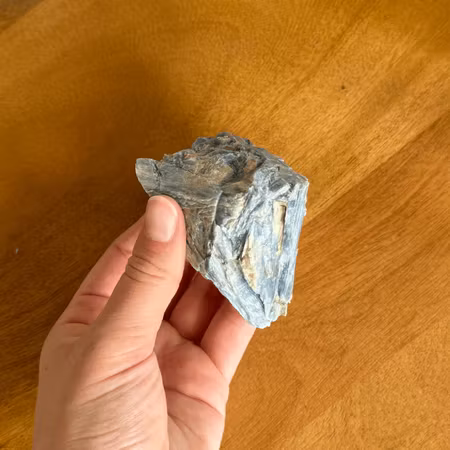 Rå Blå Kyanit