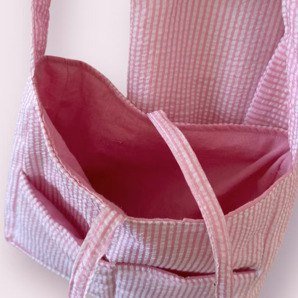 Handsydd axelväska - rosa med ränder