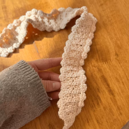 Virkat hårdband i bomull - Ruffles