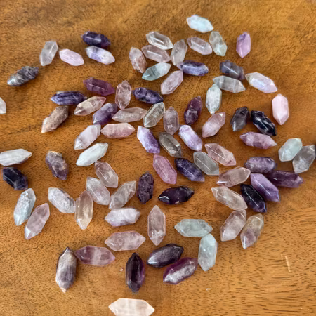 Tvåsidig spets Fluorit, pocket  (möjligt dämpade färger)