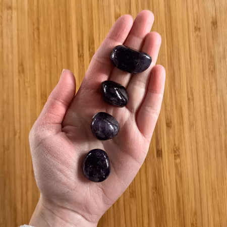 Trumlad Mörk ametist (ojämnheter)