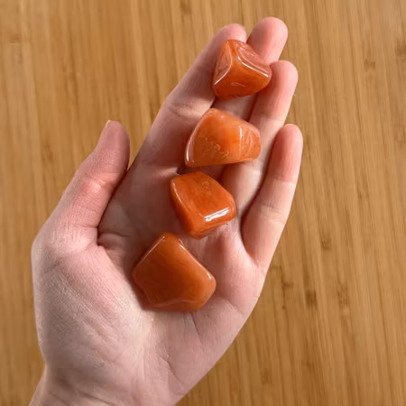 Trumlad orange aveturin (ojämnheter)