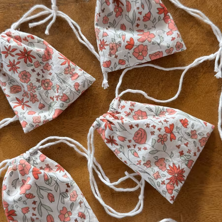 Handsydd Kristallpåse - Småblommig