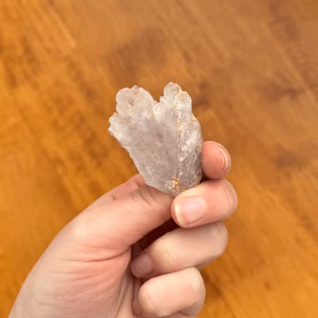 Kluster Ametist i kvarts (udda form och inslag av mineral)