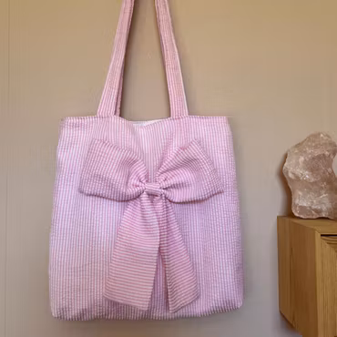 Handsydd Tygpåse Med Rosett - Randig Rosa