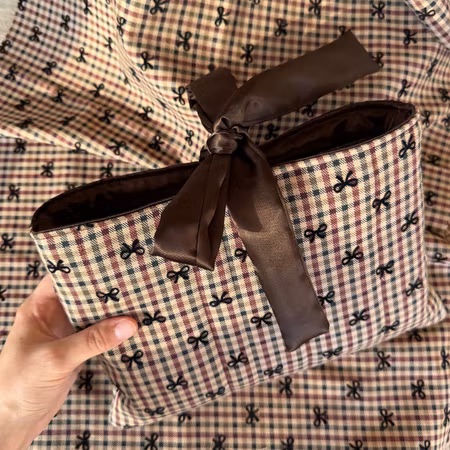 Handsydd Book Sleeve - Rutig Rosett