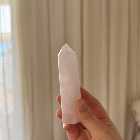 Spets Rosenkvarts, 120g (skadad tipp)