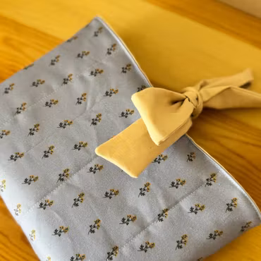 Handsydd Book Sleeve - Blå renfana