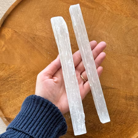Rå stav i Vit selenit, 20cm