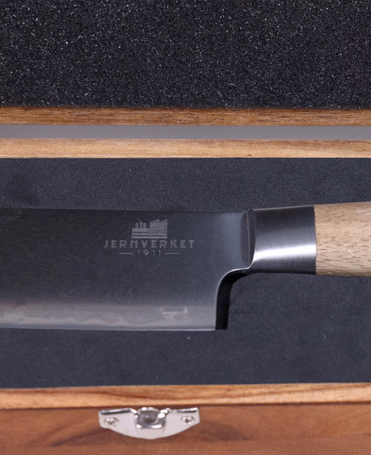 Kockkniv i damaskusstål med handtag i akaciaträ – Akatsuki