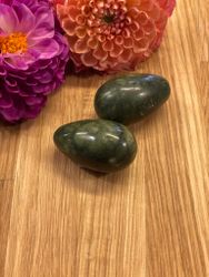 Jade Grön, Ägg
