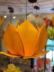 Lotuslampa Gul