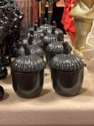 Ekollon skål med lock