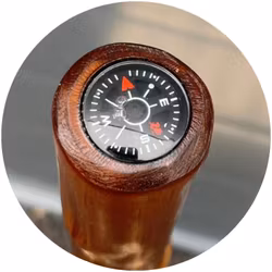 Vandringskäpp med kompass