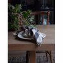 Amalia Servett Svart