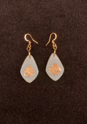 Örhängen med näckros