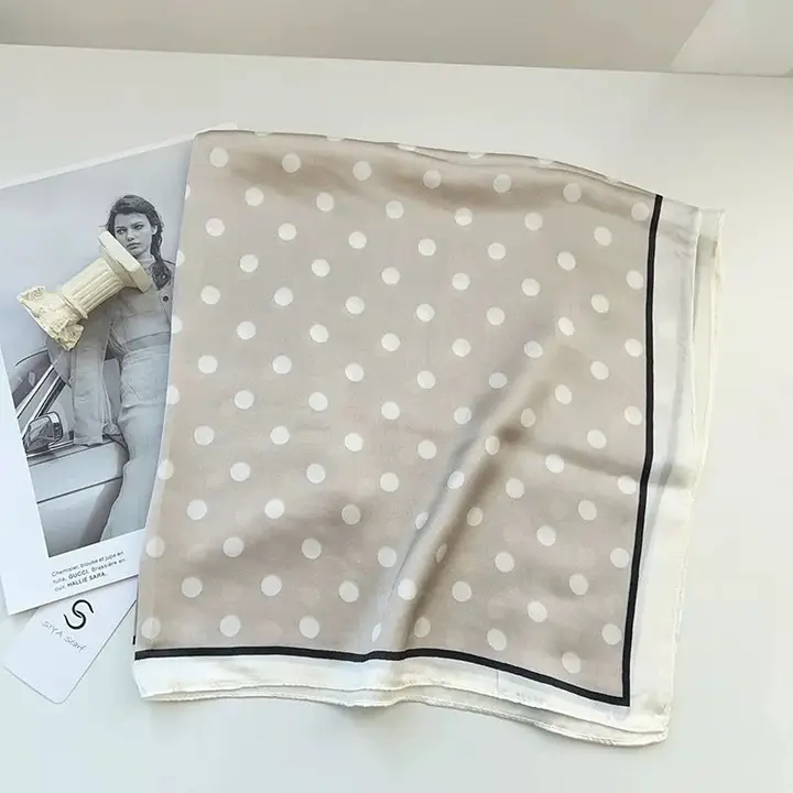 Scarf, beige prickig