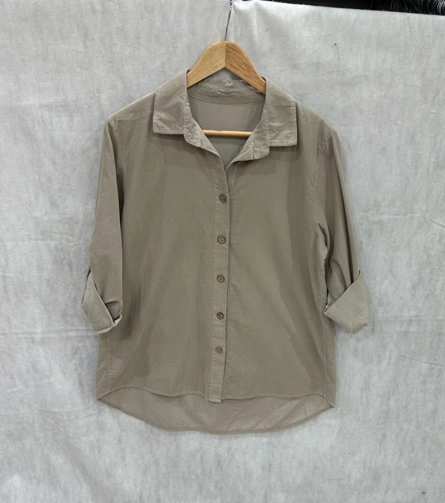 Manchesterskjorta, Beige