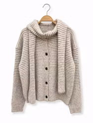 Stickad Cardigan med Matchande Halsduk