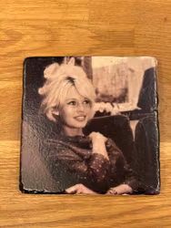 Marmorunderlägg Brigitte Bardot