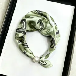 Scarf med Magnetfäste