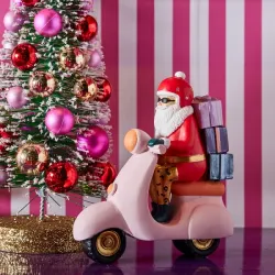 Tomte på Vespa