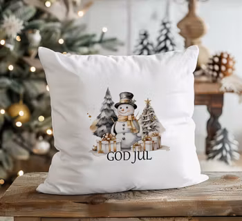 Julkudde med snögubbe, paket och God Jul