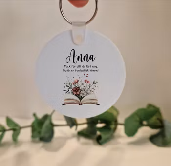 Nyckelring Boken med namn & Världens bästa pedagog, fröken lärare ...