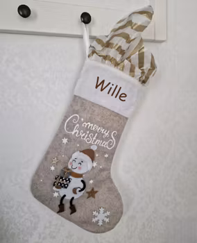 Julstrumpa - Snögubbe med två paket och ett valfritt namn