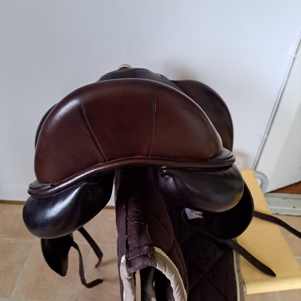 Dressyrsadel, Macel, 17,5 tum, mörkbrun