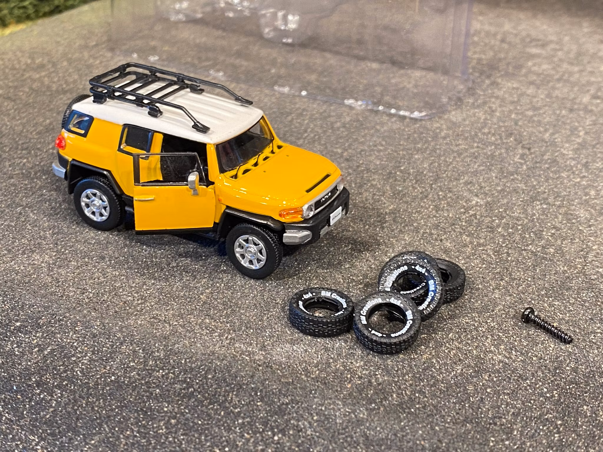 Skala 1/64 Toyota FJ Cruiser, Svart - fr DM Diecast Masters BM Creations