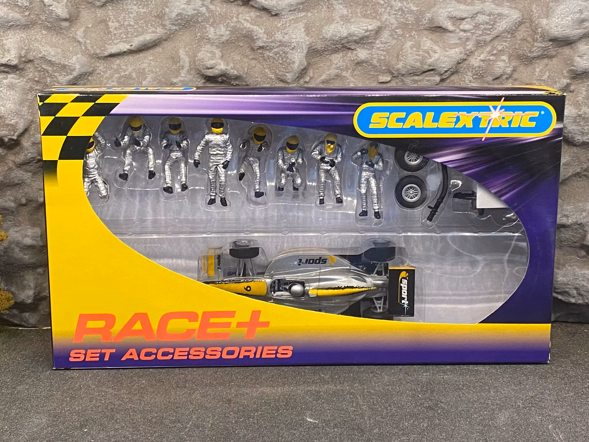 Skala 1/32 Race Set Accesories + Analog Slotcar - 10 figures + car w driver fr Scalextric