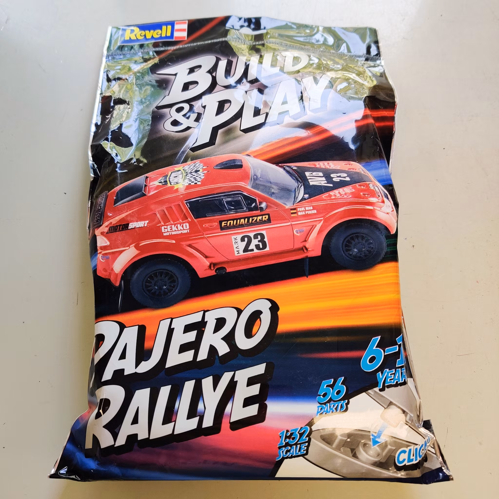 Skala 1/32 Revell "Build And Play" Mitsubishi Pajero Rallye 06401 (Oöppnad)