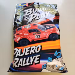 Skala 1/32 Revell "Build And Play" Mitsubishi Pajero Rallye 06401 (Oöppnad)
