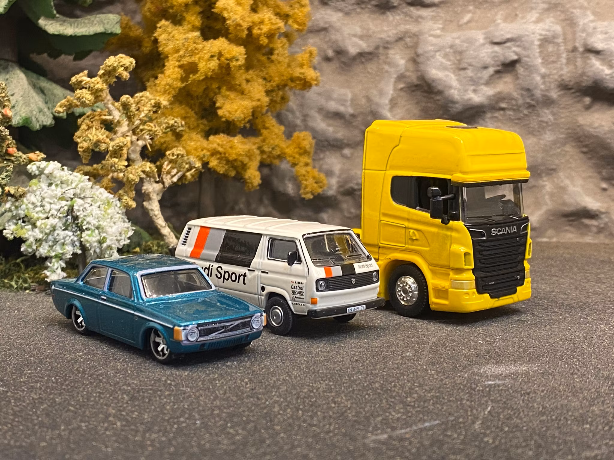 Skala 1/64 - Scania V8 R730 tractor 2-axle, red fr Welly